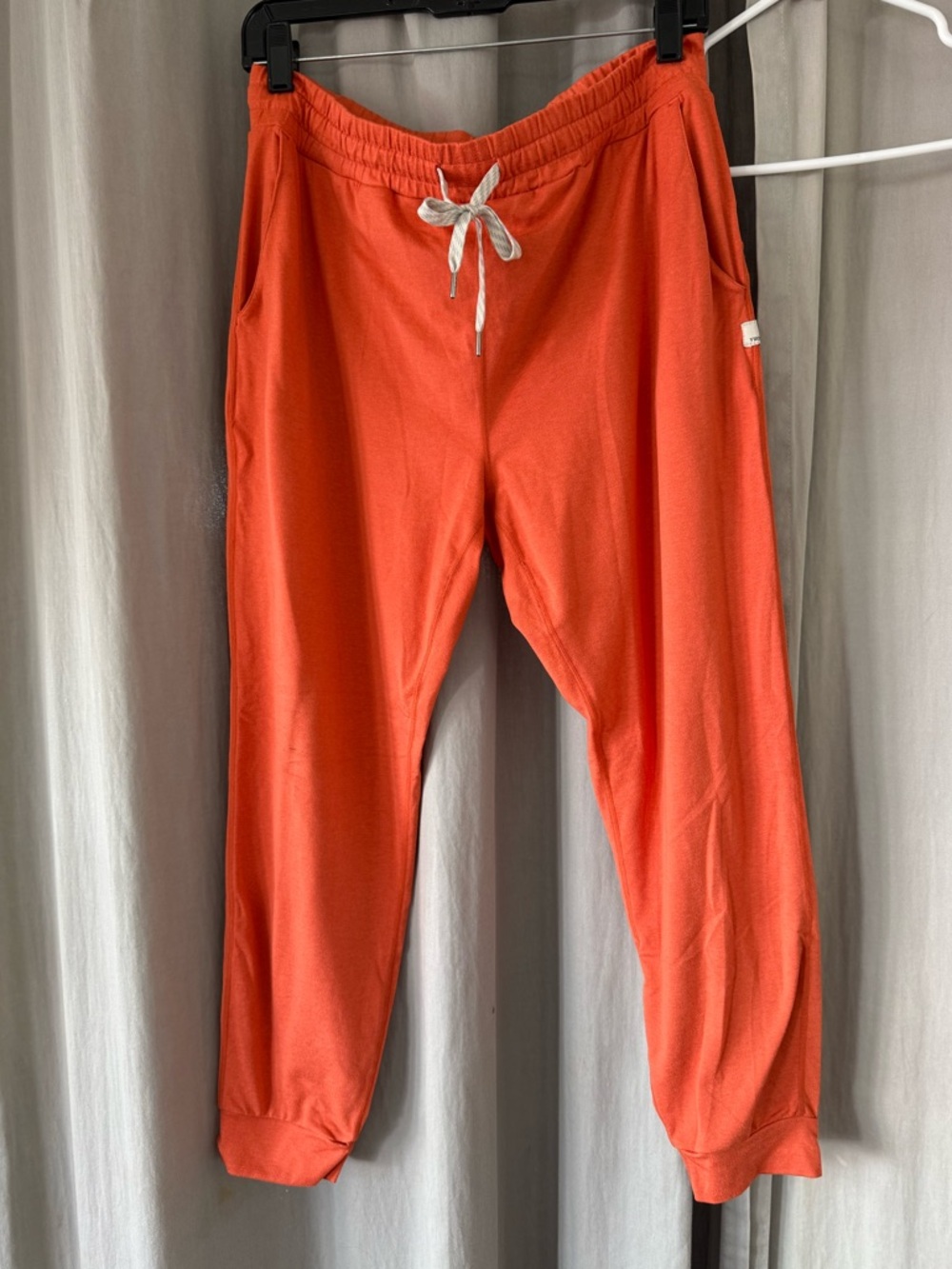 Vuori Joggers, size large, color orange